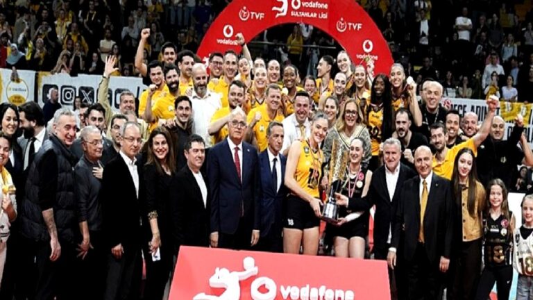 Vakıfbank Kadın Voleybol Takımı 15. kez şampiyon oldu!