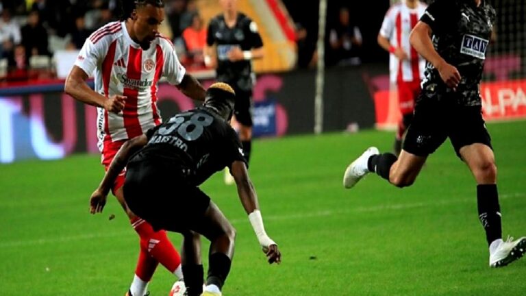 Akdeniz derbisinde gol sesi çıkmadı! Antalyaspor ile Alanyaspor golsüz berabere kaldı