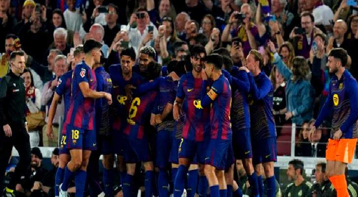 Barcelona, Real Madrid’i devirerek şampiyonluğunu ilan etti!