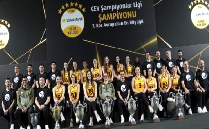 CEV şampiyonu VakıfBank, basın mensuplarıyla buluştu