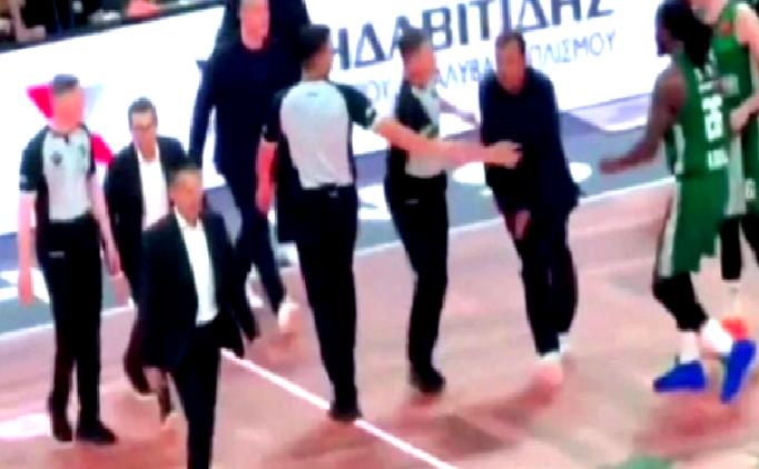 Ergin Ataman çok sinirlendi, zor tuttular!