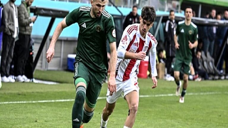 Erok rakibini bekliyor