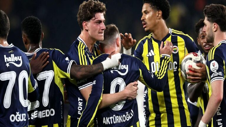 Fenerbahçe, sezonu 74 puanda tamamlayarak son 3 sezondaki en az puanı aldı!