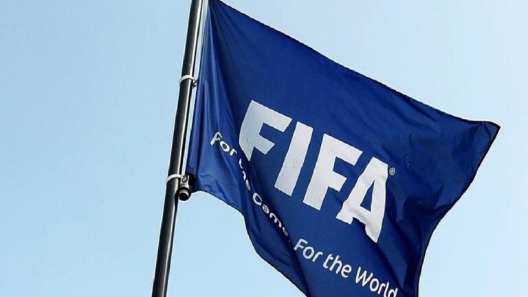 FIFA’dan 3 Türk kulübüne 3’er dönem transfer yasağı