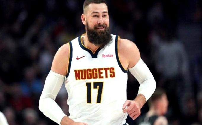 Jonas Valanciunas geleceği hakkında konuştu