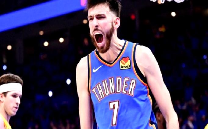 OKC ve Pistons, serilere galibiyetle başladı