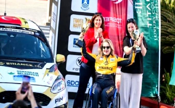 Türkiye’nin ilk engelli kadın ralli pilotundan çifte derece