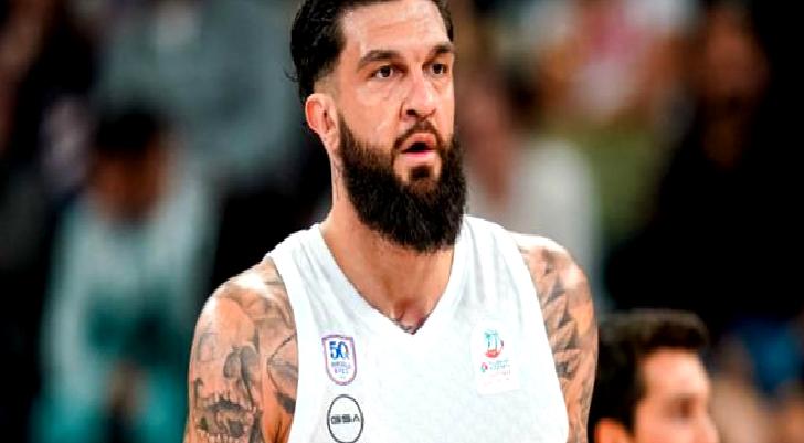 Anadolu Efes’te pivot Vincent Poirier, ameliyat oldu