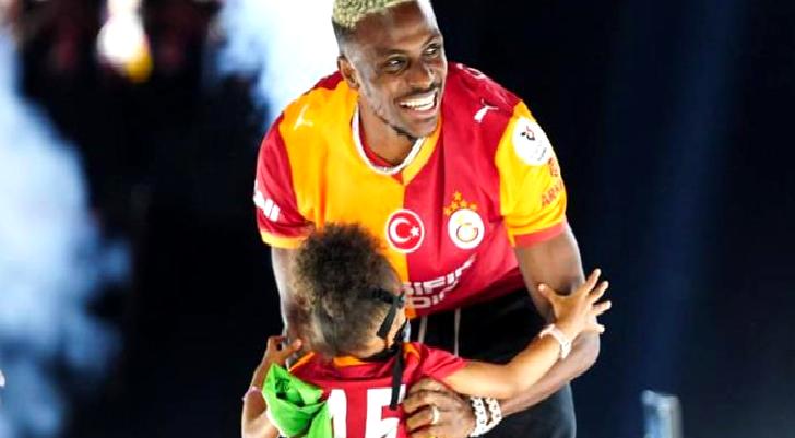 Dünya devi kapıya dayandı! Victor Osimhen için flaş gelişme
