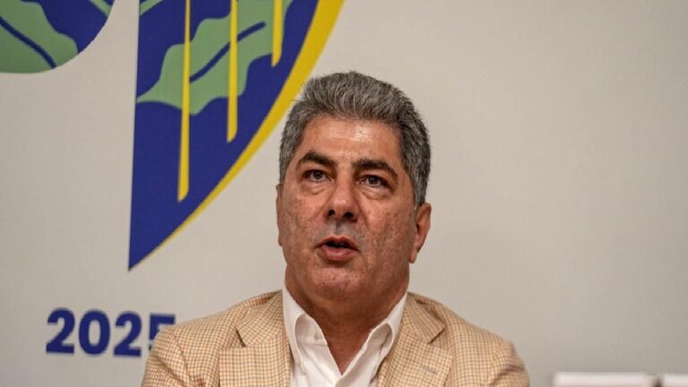 Fenerbahçe’de başkan adayı Hakan Safi Balıkesir’de kongre üyeleriyle buluştu