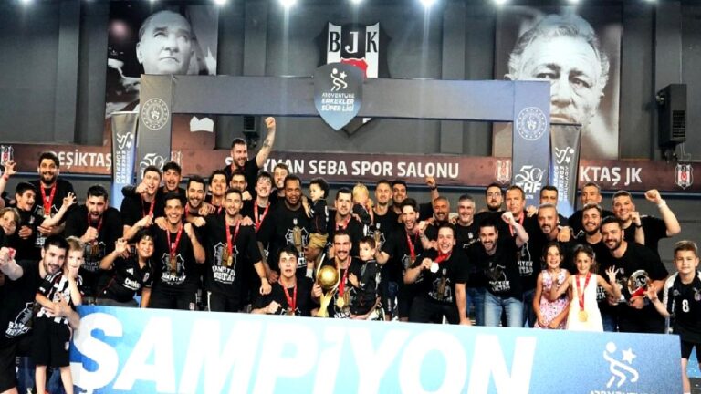 Hentbolda şampiyon Beşiktaş kupasına kavuştu