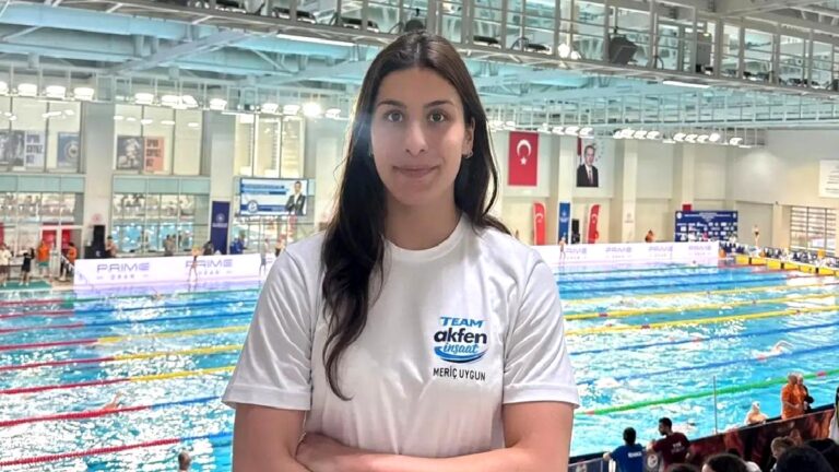 Milli yüzücü Meriç Uygun’dan Türkiye şampiyonluğu!