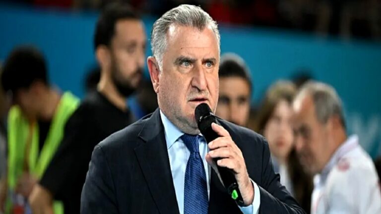 Gençlik ve Spor Bakanı Osman Aşkın Bak: Spor kültürünün yaygınlaşması için hep beraber çalışmamız lazım