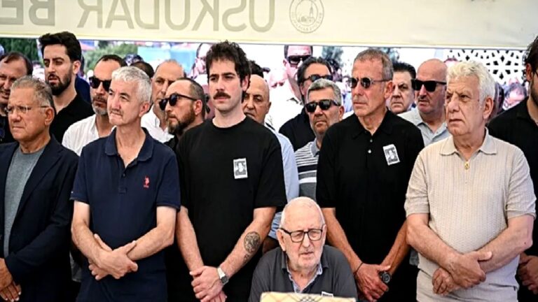 Abdullah Avcı’nın annesi son yolculuğuna uğurlandı
