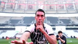 Beşiktaş Vlahovic’in lisansını çıkardı!