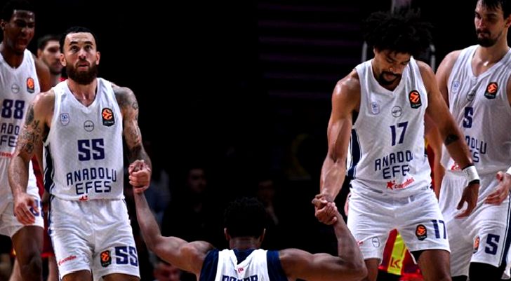 Anadolu Efes, Barcelona karşısına çıkıyor!