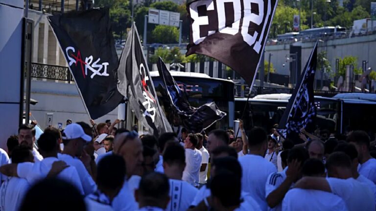 Beşiktaş taraftarı Kadıköy’de!