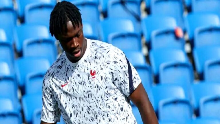 Galatasaray’ın yeni transferi Bitshiabu İstanbul’a gelecek!