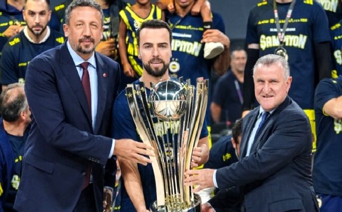Melih Mahmutoğlu: “İstediğimiz 3 kupa daha var”